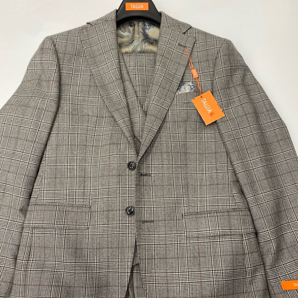 Tallia men’s 3 piece suit.